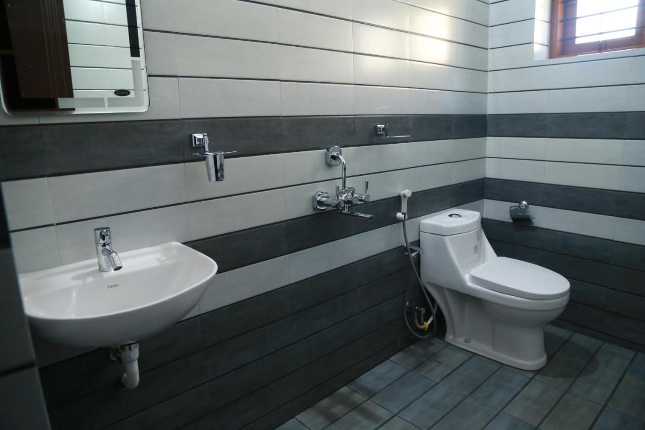 Apartment Down Town Holidays Thiruvananthapuram